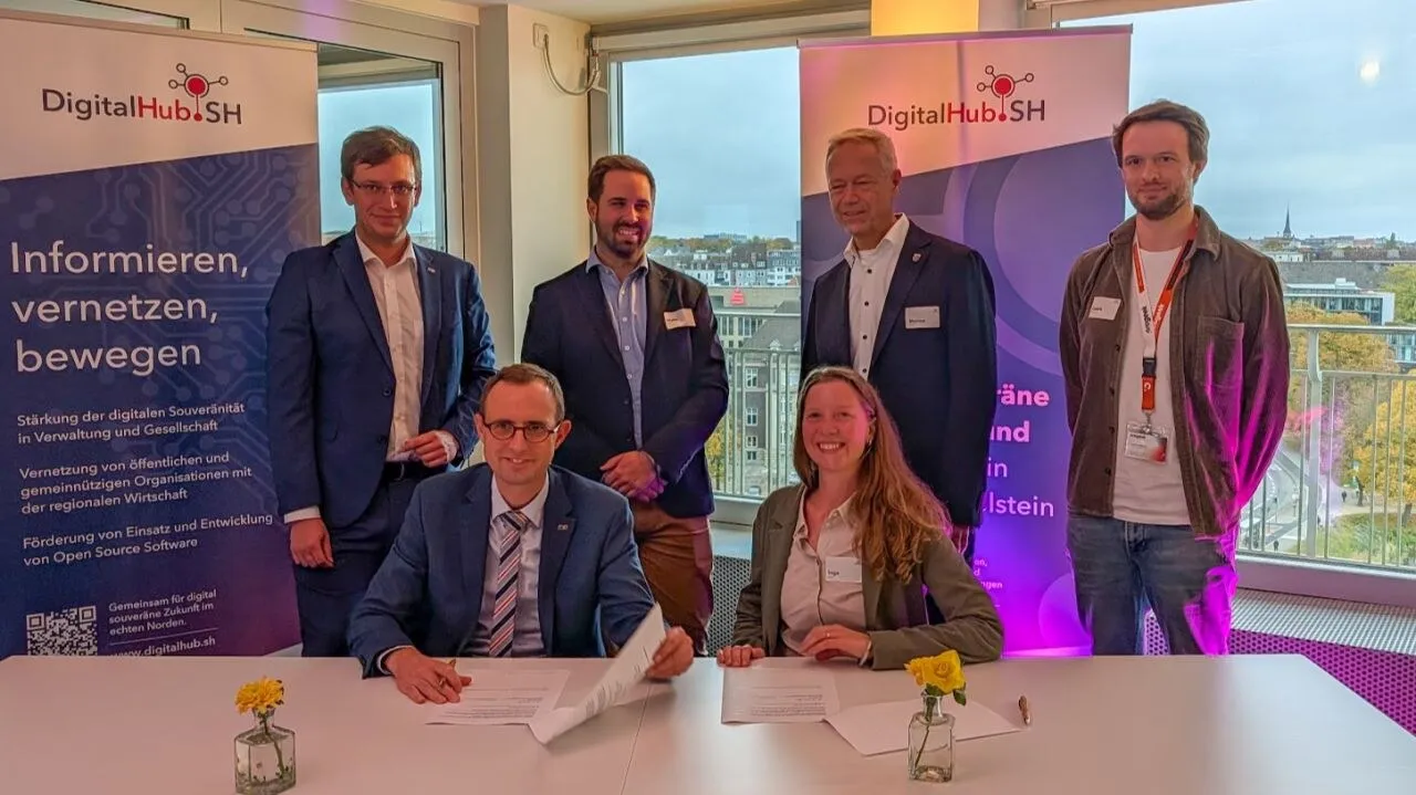 Die Unterzeichnung der Kooperationsverträge am Kieler Innopier